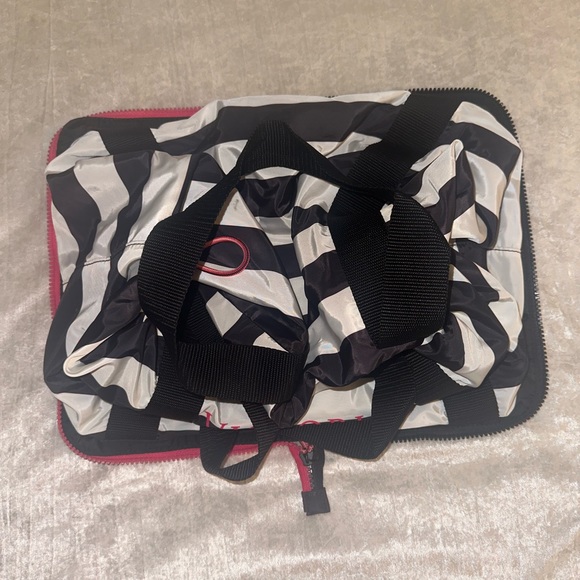 Foldable Duffle Bag - Picture 4 of 5